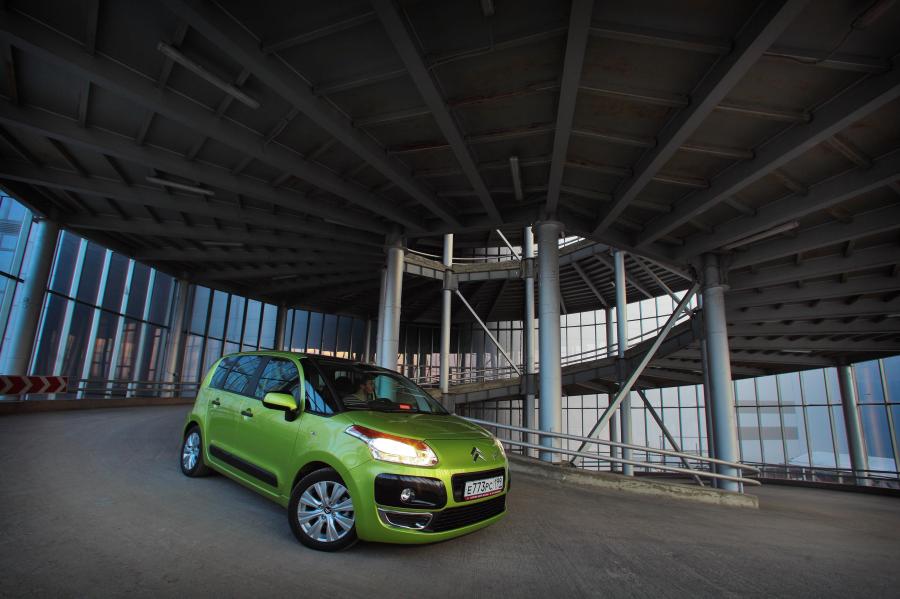  Citroen C3 Picasso 2009 года  (фото 138 из 242)